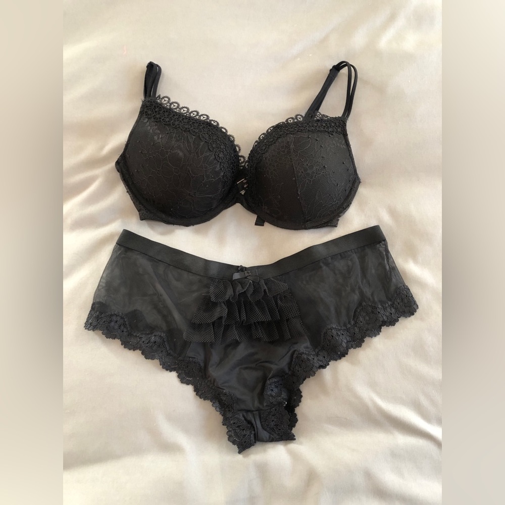 Victoria’s Secret Pushup Bra Set and Cheeky Panty